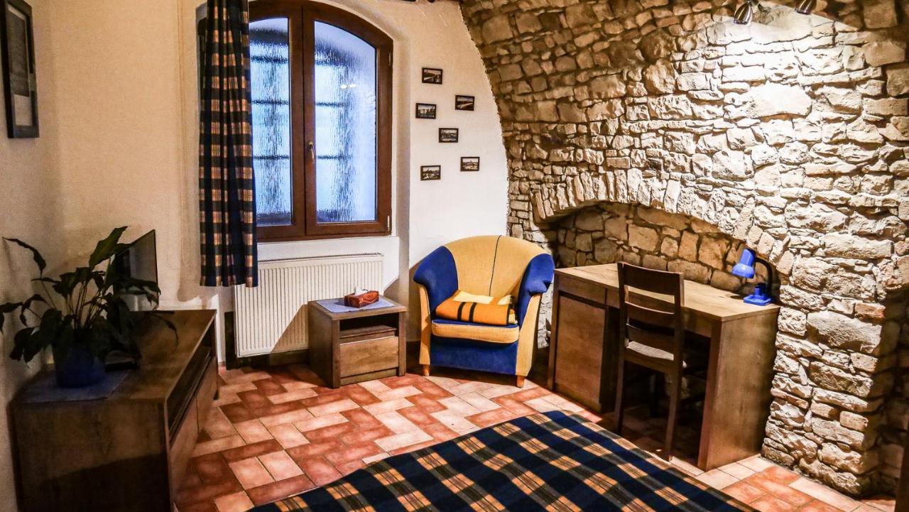 Penzion Na Hradbach Louny Exteriör bild